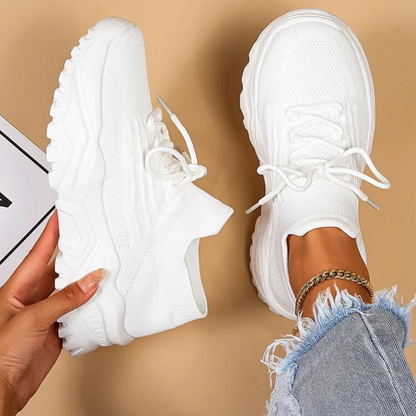 Minimalistické tenisky so šnúrkami vpredu pre ženy