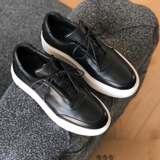 Čierne kožené tenisky s hrubou podrážkou pre mužov