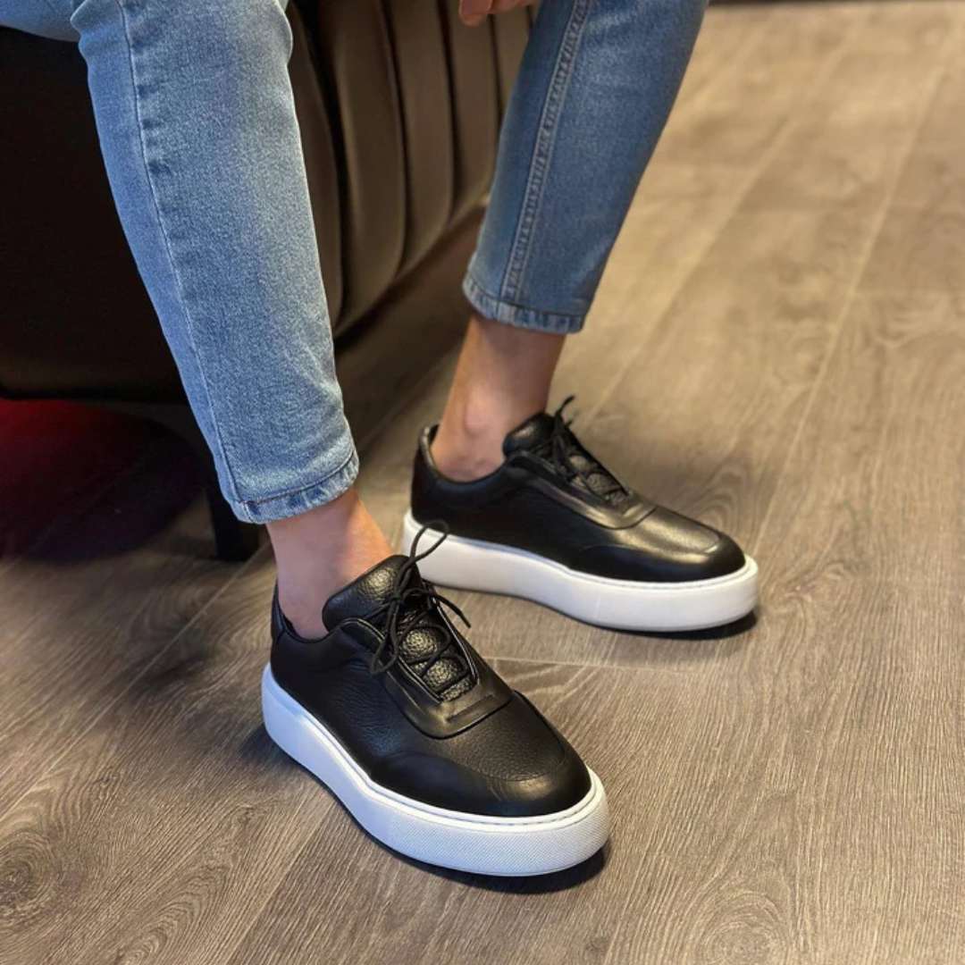 Čierne kožené tenisky s hrubou podrážkou pre mužov