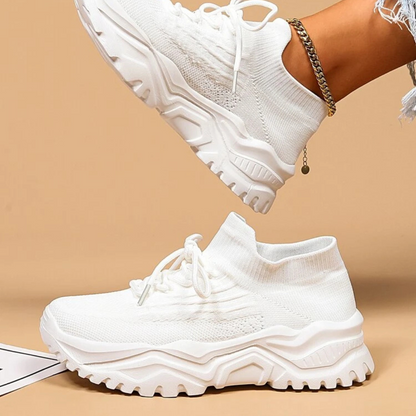 Minimalistické tenisky so šnúrkami vpredu pre ženy