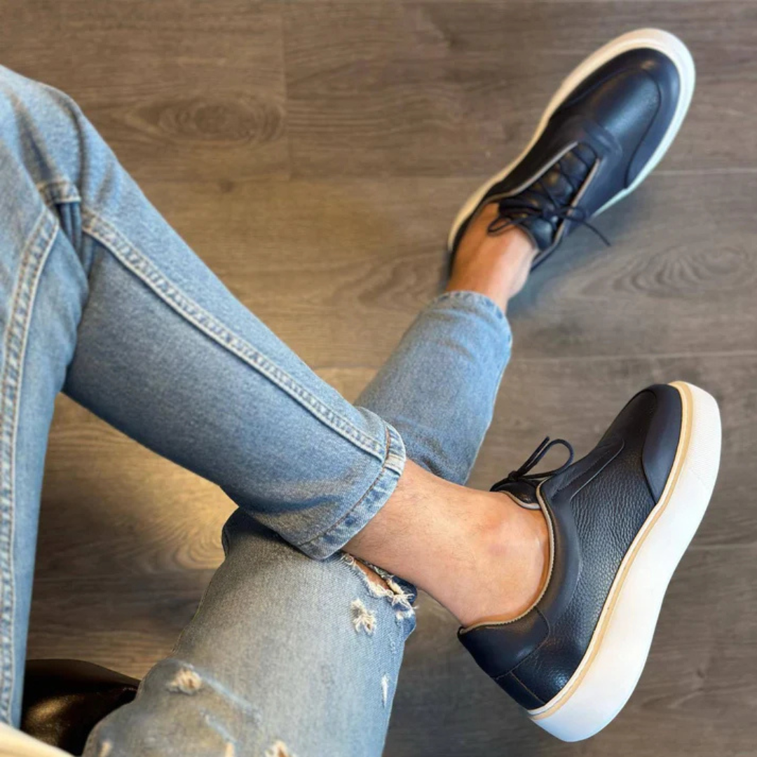 Čierne kožené tenisky s hrubou podrážkou pre mužov