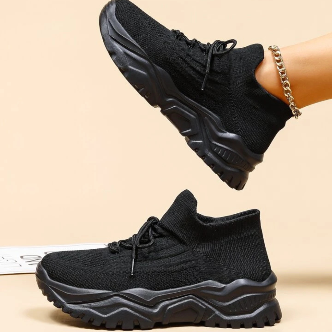 Minimalistické tenisky so šnúrkami vpredu pre ženy