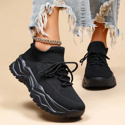 Minimalistické tenisky so šnúrkami vpredu pre ženy